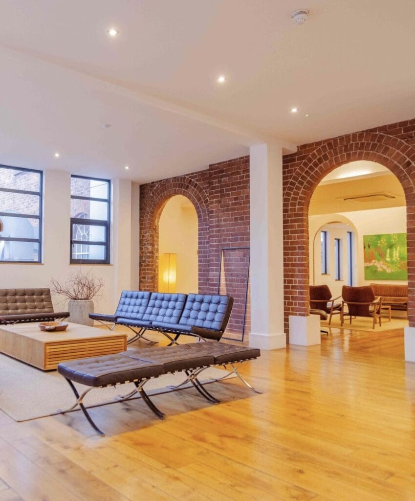 The Ultimate Liverpool England Travel Guide | What to do in Liverpool England | Best hotels in Liverpool England | 5 star hotels in Liverpool | Top things to do in Liverpool England | Best Beatles sights in Liverpool | Best private Beatles tour in Liverpool | 