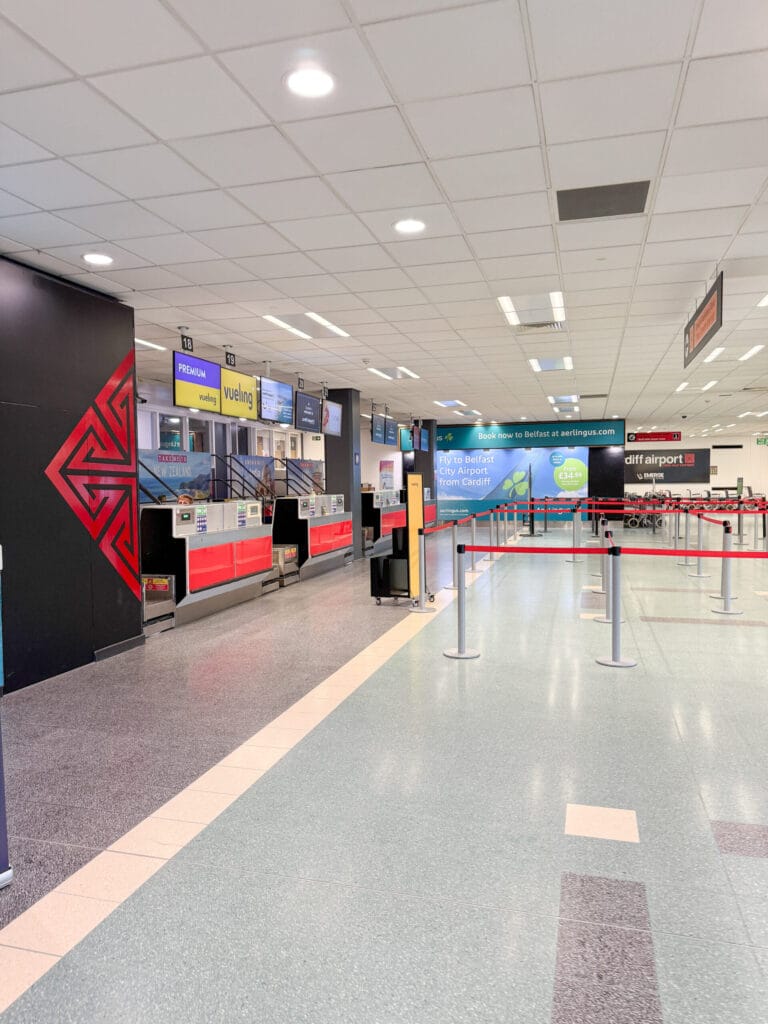 How to spend 5 days in Wales | Best places to stay in Wales | How many days do I need in Wales | Nicest hotels in Wales | best 5 star hotels in Wales | top things to see in Wales | what to do in Cardiff | National Parks in Wales | Top photo spots in Wales | How to get to Wales | Best airport for Wales