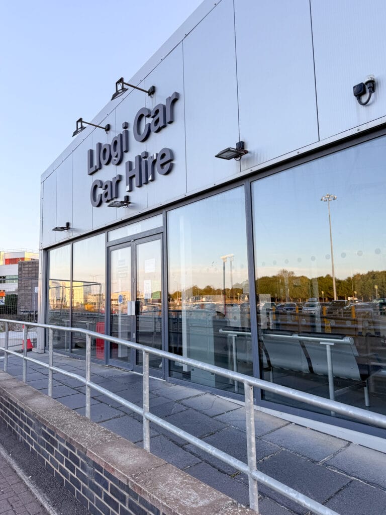 How to spend 5 days in Wales | Best places to stay in Wales | How many days do I need in Wales | Nicest hotels in Wales | best 5 star hotels in Wales | top things to see in Wales | what to do in Cardiff | National Parks in Wales | Top photo spots in Wales | How to get to Wales | Best airport for Wales