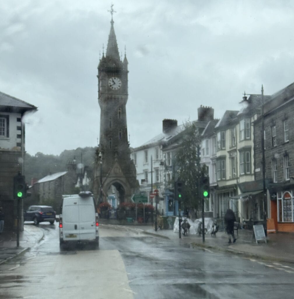 How to spend 5 days in Wales | Best places to stay in Wales | How many days do I need in Wales | Nicest hotels in Wales | best 5 star hotels in Wales | top things to see in Wales | what to do in Cardiff | National Parks in Wales | Top photo spots in Wales | How to get to Wales | Best airport for Wales | Driving in Wales | Best time of year to visit Wales