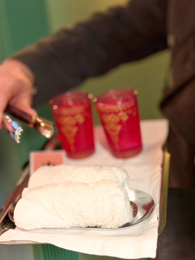 Top Luxury Hotels in NYC | Where to stay in NYC | Best neighborhood to stay at in New York City | Best hotels in New York City | What is the best luxury hotel at a reasonable price to stay at in NYC | Recommended neighborhoods to stay at in Manhattan | Best hotel in Manhattan for Christmas time visits | Where to stay in the Lower East Side of Manhattan | Where to stay in downtown Manhattan | Best luxury hotels in SOHO | Best way to get around NYC | How to use the subway in Manhattan | Names and map of different neighborhoods of Manhattan in New York City 