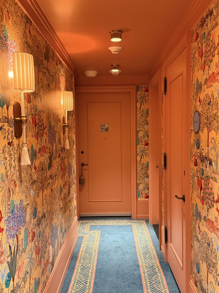 Top Luxury Hotels in NYC | Where to stay in NYC | Best neighborhood to stay at in New York City | Best hotels in New York City | What is the best luxury hotel at a reasonable price to stay at in NYC | Recommended neighborhoods to stay at in Manhattan | Best hotel in Manhattan for Christmas time visits | Where to stay in the Lower East Side of Manhattan | Where to stay in downtown Manhattan | Best luxury hotels in SOHO 