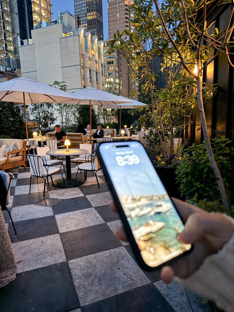 Top Luxury Hotels in NYC | Where to stay in NYC | Best neighborhood to stay at in New York City | Best hotels in New York City | What is the best luxury hotel at a reasonable price to stay at in NYC | Recommended neighborhoods to stay at in Manhattan | Best hotel in Manhattan for Christmas time visits | Where to stay in the Lower East Side of Manhattan | Where to stay in downtown Manhattan | Best luxury hotels in SOHO 