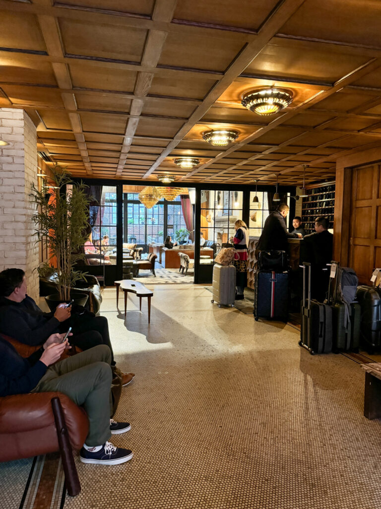 Top Luxury Hotels in NYC | Where to stay in NYC | Best neighborhood to stay at in New York City | Best hotels in New York City | What is the best luxury hotel at a reasonable price to stay at in NYC | Recommended neighborhoods to stay at in Manhattan | Best hotel in Manhattan for Christmas time visits | Where to stay in the Lower East Side of Manhattan | Where to stay in downtown Manhattan | Best luxury hotels in SOHO 