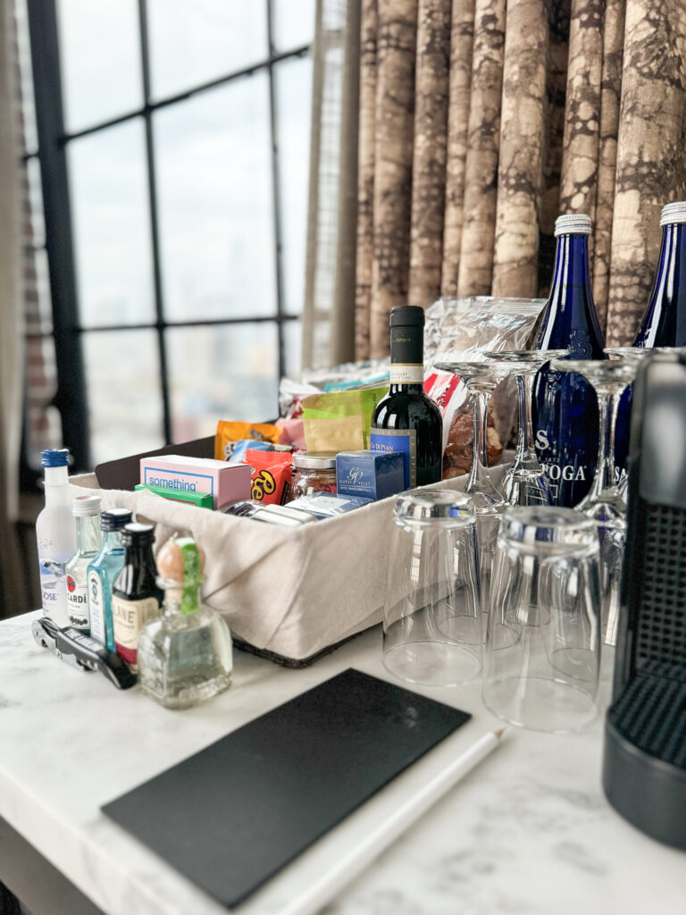 Top Luxury Hotels in NYC | Where to stay in NYC | Best neighborhood to stay at in New York City | Best hotels in New York City | What is the best luxury hotel at a reasonable price to stay at in NYC | Recommended neighborhoods to stay at in Manhattan | Best hotel in Manhattan for Christmas time visits | Where to stay in the Lower East Side of Manhattan | Where to stay in downtown Manhattan | Best luxury hotels in SOHO 