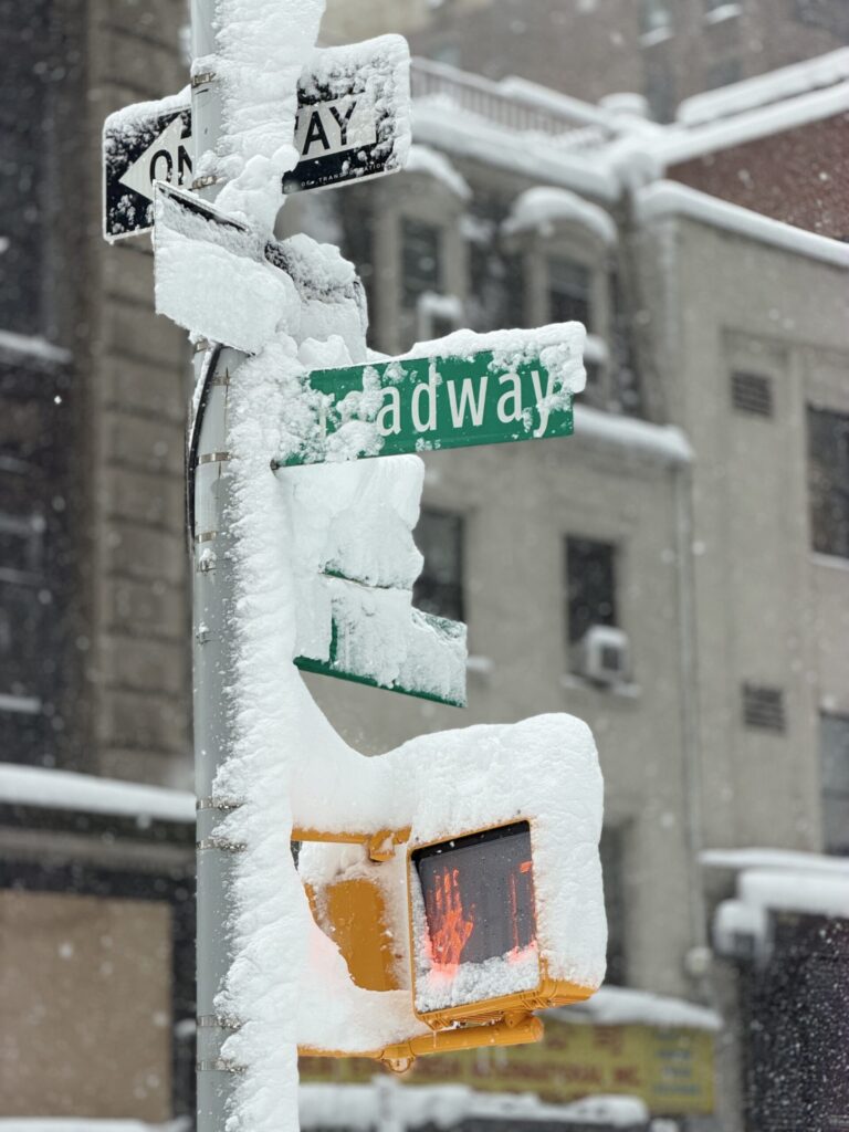 Top Luxury Hotels in NYC | Where to stay in NYC | Best neighborhood to stay at in New York City | Best hotels in New York City | What is the best luxury hotel at a reasonable price to stay at in NYC | Recommended neighborhoods to stay at in Manhattan | Best hotel in Manhattan for Christmas time visits | Where to stay in the Lower East Side of Manhattan | Where to stay in downtown Manhattan | Best luxury hotels in SOHO 