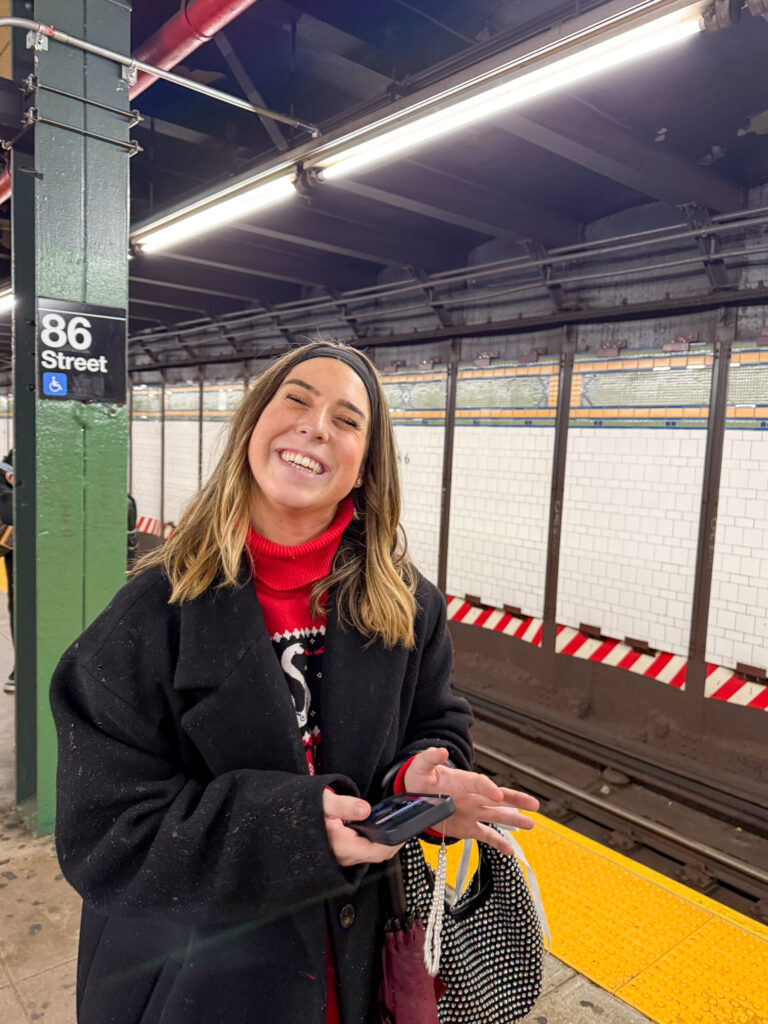 Top Luxury Hotels in NYC | Where to stay in NYC | Best neighborhood to stay at in New York City | Best hotels in New York City | What is the best luxury hotel at a reasonable price to stay at in NYC | Recommended neighborhoods to stay at in Manhattan | Best hotel in Manhattan for Christmas time visits | Where to stay in the Lower East Side of Manhattan | Where to stay in downtown Manhattan | Best luxury hotels in SOHO 