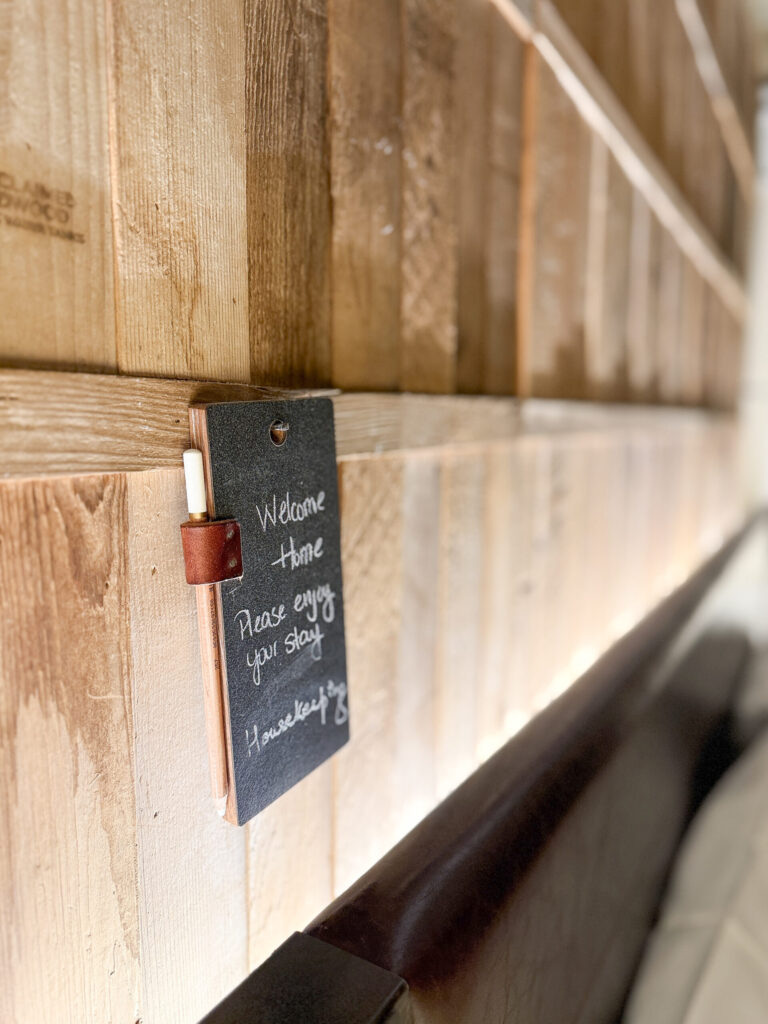 Top Luxury Hotels in NYC | Where to stay in NYC | Best neighborhood to stay at in New York City | Best hotels in New York City | What is the best luxury hotel at a reasonable price to stay at in NYC | Recommended neighborhoods to stay at in Manhattan | Best hotel in Manhattan for Christmas time visits 