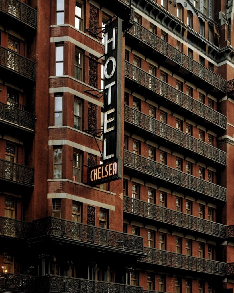 Top Luxury Hotels in NYC | Where to stay in NYC | Best neighborhood to stay at in New York City | Best hotels in New York City | What is the best luxury hotel at a reasonable price to stay at in NYC | Recommended neighborhoods to stay at in Manhattan | Best hotel in Manhattan for Christmas time visits | Where to stay in the Lower East Side of Manhattan | Where to stay in downtown Manhattan | Best luxury hotels in SOHO 