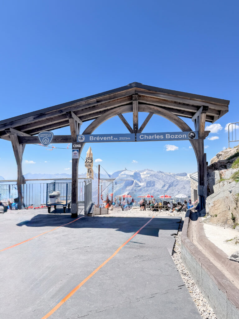 Five summer days in Chamonix France | What to do in Chamonix if you are not doing the Tour du Mont Blanc | Best day hikes in Chamonix | Best refuges (mountain huts) to eat at in the French Alps