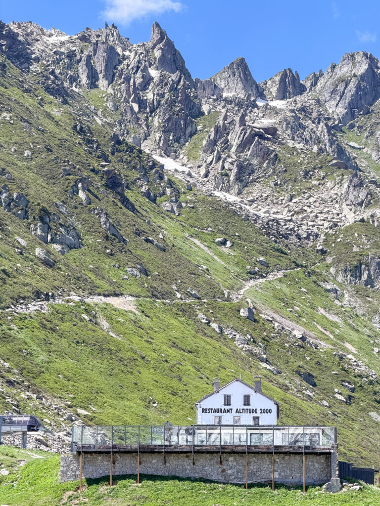 Five summer days in Chamonix France | What to do in Chamonix if you are not doing the Tour du Mont Blanc | Best day hikes in Chamonix | Best refuges (mountain huts) to eat at in the French Alps