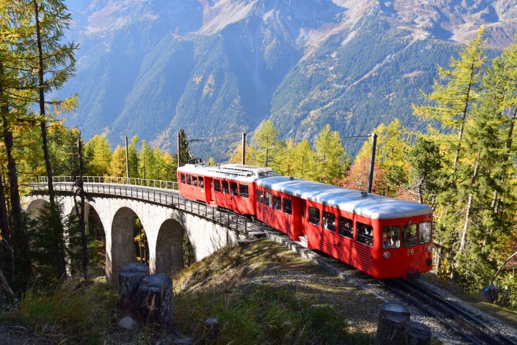 Five summer days in Chamonix France | What to do in Chamonix if you are not doing the Tour du Mont Blanc | Best day hikes in Chamonix | Best luxury hotels in Chamonix | Best casual places to eat in Chamonix | Chamonix - a mountain lovers paradise | Top day hikes in the Mont Blanc area |