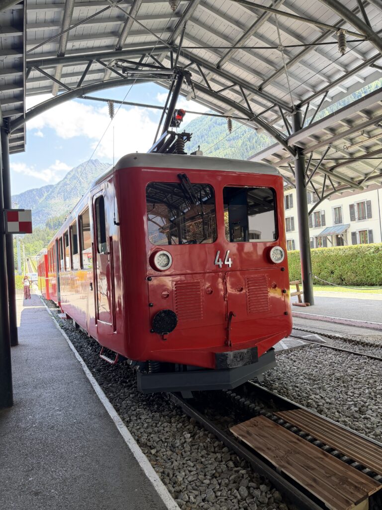 Five summer days in Chamonix France | What to do in Chamonix if you are not doing the Tour du Mont Blanc | Best day hikes in Chamonix | | Best refuges (mountain huts) to eat at in the French Alps