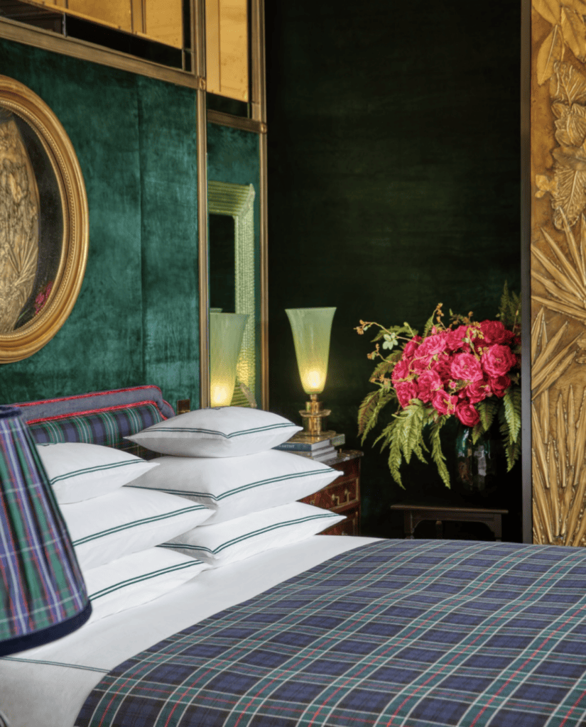 How to spend two days in Edinburgh Scotland | Where to stay in Edinburgh Scotland | Tips for visiting Old Town Edinburgh Scotland  | Top luxury places to stay in Edinburgh | Visit Edinburgh tips | review of 100 Princes Street Hotel in Edinburgh Scotland | 5* hotel options in Edinburgh