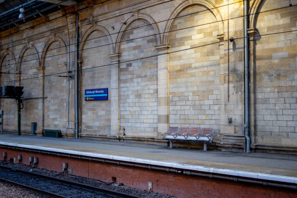 How to spend two days in Edinburgh Scotland | A late August or early September visit to Scotland | How to get to Edinburgh Scotland - plane or train? 