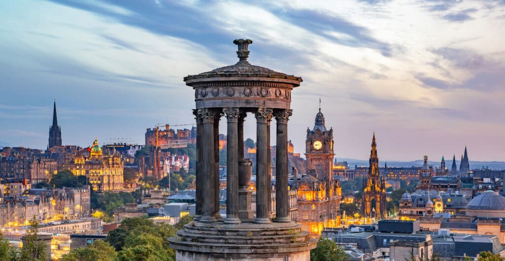 How to spend two days in Edinburgh Scotland | Best things to see and do in Edinburgh Scotland | Tips for visiting calton Hill in Scotland  | Top things to see in Edinburgh including Calton Hill 