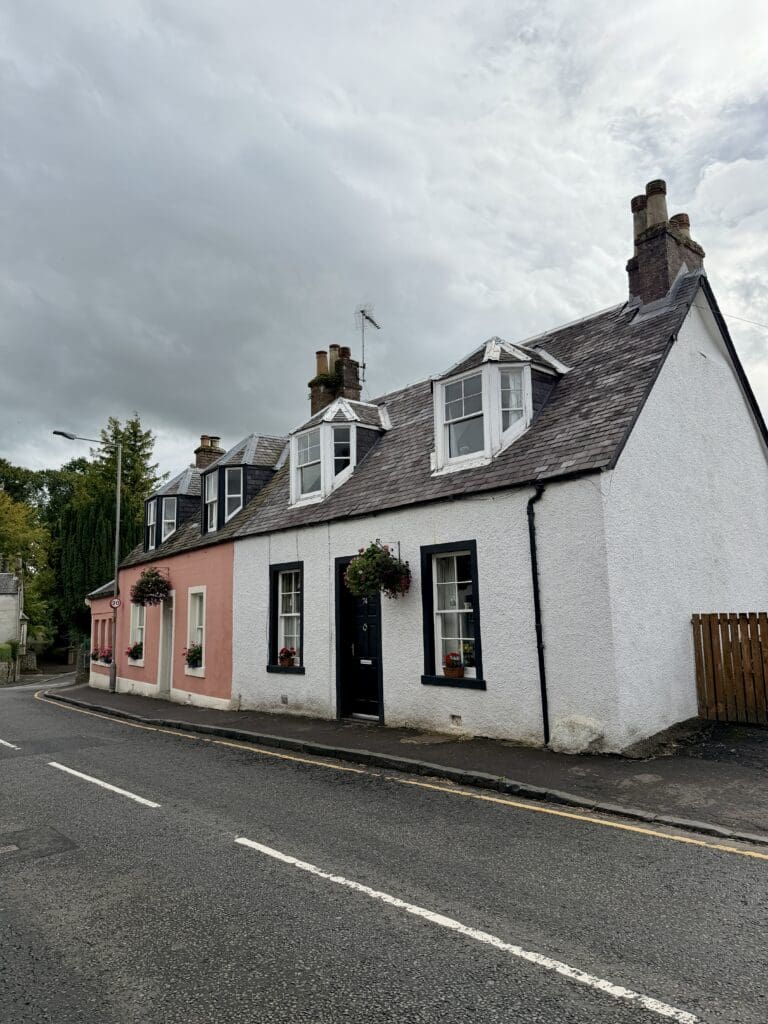 How to spend two days in Edinburgh Scotland | Best things to see and do in Edinburgh Scotland | Tips for visiting Doune Castle | Best day trips from Edinburgh