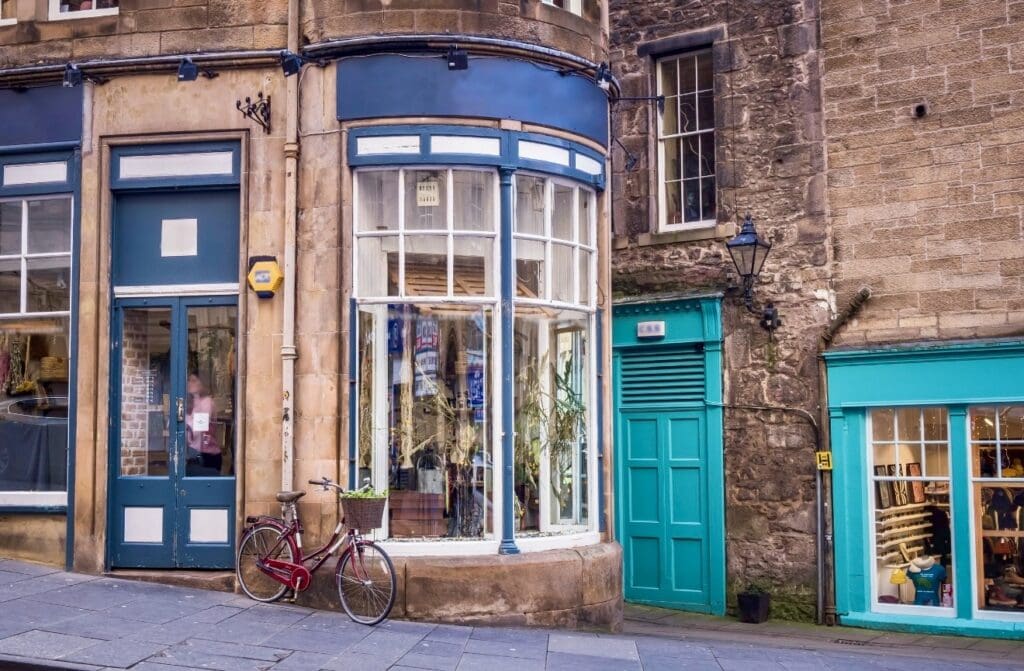 How to spend two days in Edinburgh Scotland | Best things to see and do in Edinburgh Scotland | Tips for visiting Old Town Edinburgh Scotland  | Top things to see in Edinburgh | Cockburn Street in Edinburgh | What to see on Cockburn Street 