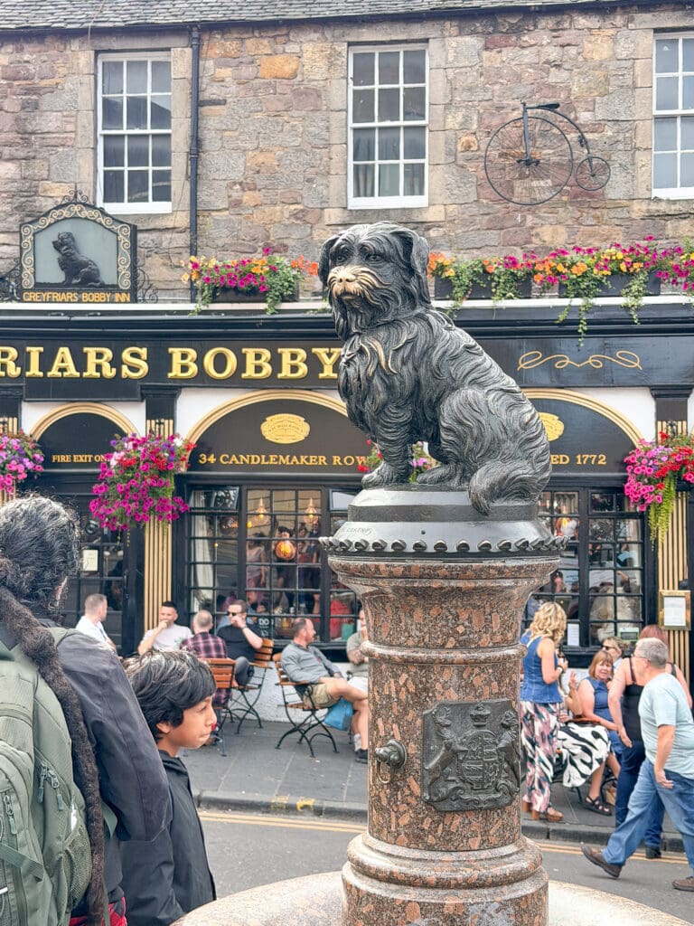 How to spend two days in Edinburgh Scotland | Best things to see and do in Edinburgh Scotland | Tips for visiting Old Town Edinburgh Scotland  | Top things to see in Edinburgh | Greyfriars Bobby in Greyfriars Cemetery 