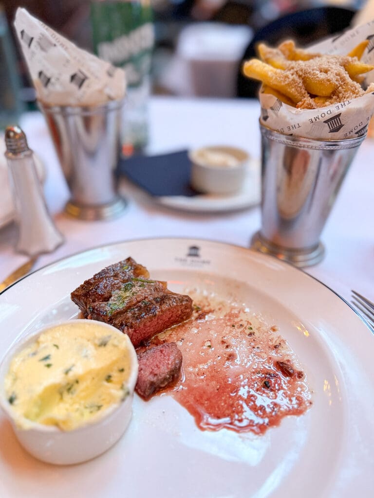 How to spend two days in Edinburgh Scotland | Where to eat in Edinburgh Scotland | Tips for visiting Old Town Edinburgh Scotland  | Top places to eat in Edinburgh | Visit Edinburgh tips | The Dome Bar and restaurant review 