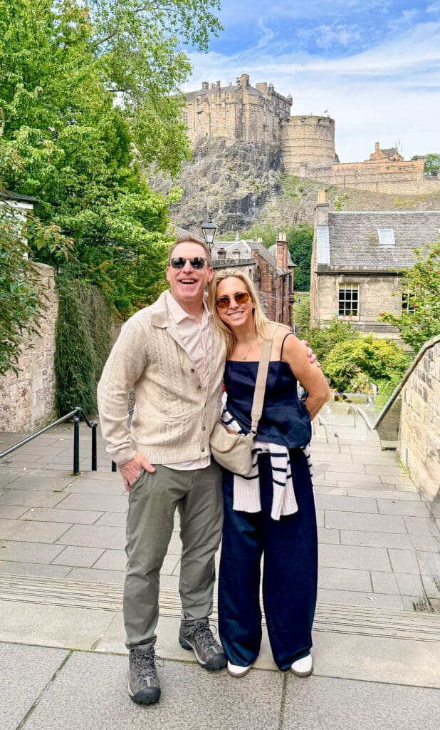 How to spend two days in Edinburgh Scotland | Best things to see and do in Edinburgh Scotland | Tips for visiting Old Town Edinburgh Scotland  | Top things to see in Edinburgh | What to see on Vennel Viewpoint  | Vennel viewpoint tips | Flodden Wall near Vennel viewpoint in Edinburgh Scotland  