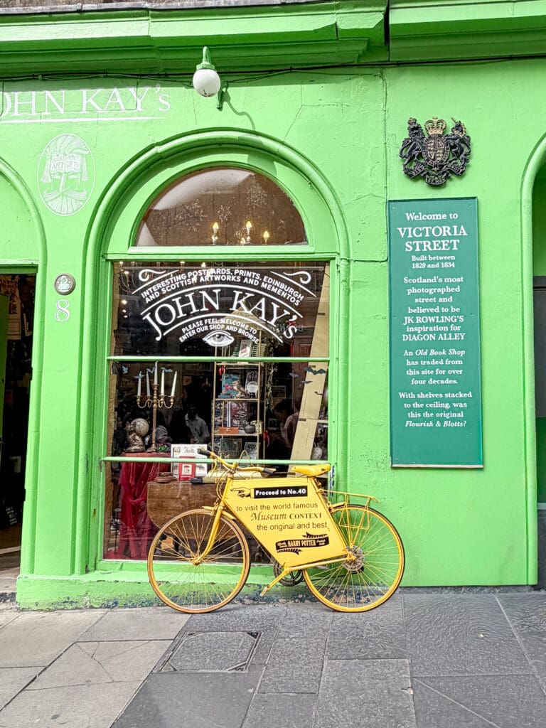 How to spend two days in Edinburgh Scotland | Best things to see and do in Edinburgh Scotland | Tips for visiting Old Town Edinburgh Scotland  | Top things to see in Edinburgh | Victoria Street in Edinburgh | What to see on Victoria Street 