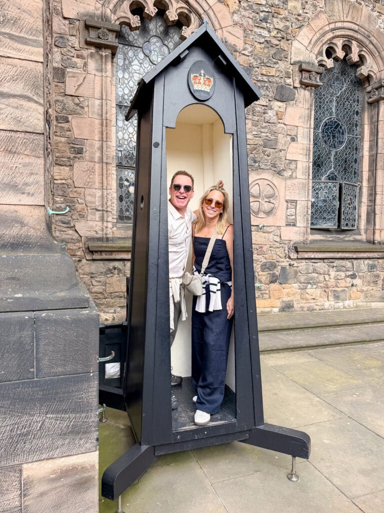 How to spend two days in Edinburgh Scotland | Best things to see and do in Edinburgh Scotland | Tips for visiting Old Town Edinburgh Scotland  | Top things to see in Edinburgh | What to expect at Edinburgh Castle  | Edinburgh Castle tips | Edinburgh Castle Scotland crowds | Do I need to buy tickets in advance for Edinburgh Castle? 