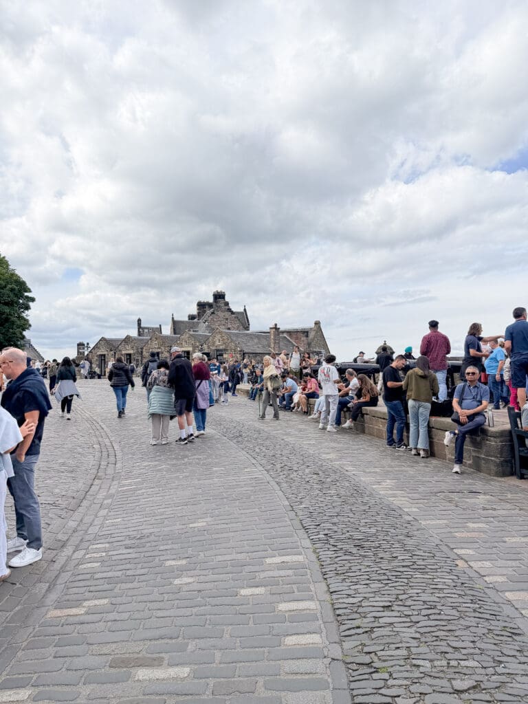 How to spend two days in Edinburgh Scotland | Best things to see and do in Edinburgh Scotland | Tips for visiting Old Town Edinburgh Scotland  | Top things to see in Edinburgh | What to expect at Edinburgh Castle  | Edinburgh Castle tips | Edinburgh Castle Scotland crowds | Do I need to buy tickets in advance for Edinburgh Castle? 