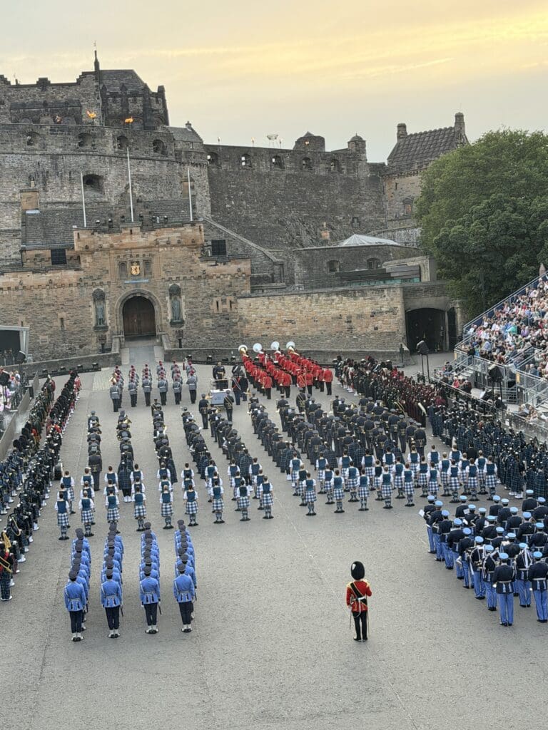 How to spend two days in Edinburgh Scotland | Best things to see and do in Edinburgh Scotland | Tips for visiting Old Town Edinburgh Scotland  | Top things to see in Edinburgh | What to expect at the Royal Military Tattoo in Edinburgh Scotland  | Vennel viewpoint tips | Royal Military Tattoo in Edinburgh Scotland 