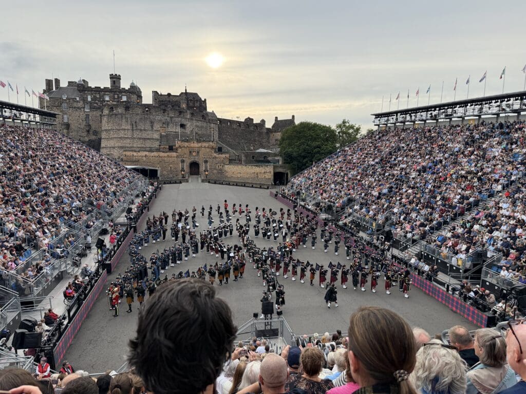 How to spend two days in Edinburgh Scotland | Best things to see and do in Edinburgh Scotland | Tips for visiting Old Town Edinburgh Scotland  | Top things to see in Edinburgh | What to expect at the Royal Military Tattoo in Edinburgh Scotland  | Vennel viewpoint tips | Royal Military Tattoo in Edinburgh Scotland 