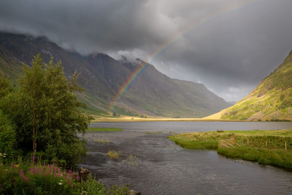 Scottish Highlands Travel Guide: Best things to do near Inverness and Glencoe | Glencoe A82 road and viewpoints what to see | Prettiest road in the Scottish Highlands | Location of iconic white house at base of mountain in Scottish Highlands