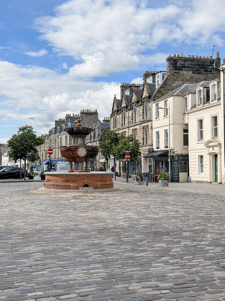 How to spend two days in Edinburgh Scotland | Best things to see and do in St Andrews Scotland | Tips for visiting St Andrews Scotland  | Best day trips from Edinburgh